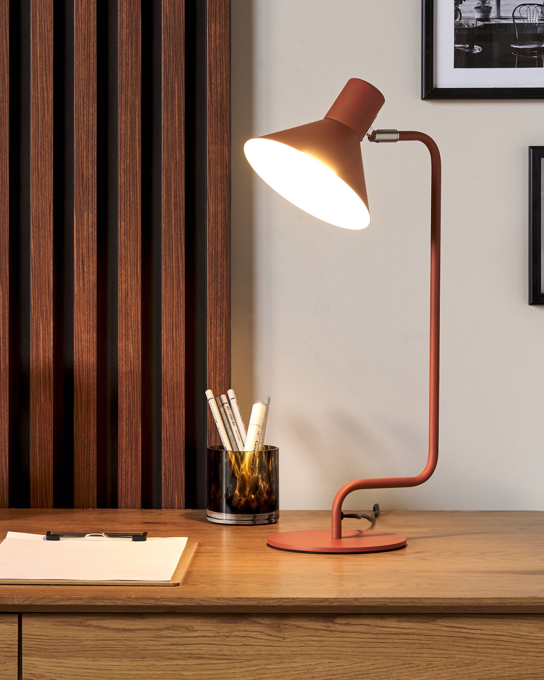 Table lamp